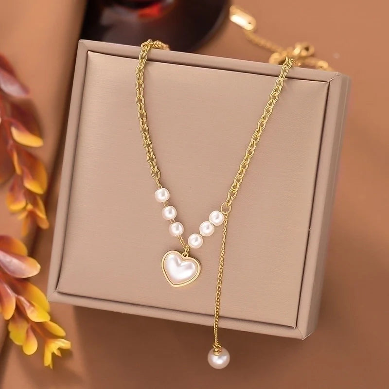 Collana con Cuore pendente e Perle White in Acciaio al Titanio